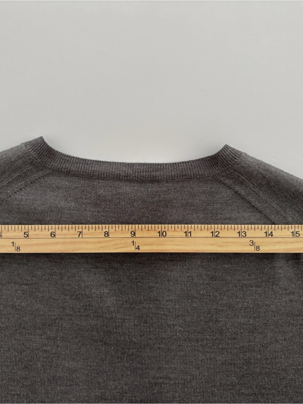 Burberry Men’s XL Charcol 100% Wool V-Neck Sweater Nova Check Elbow Patch - Picture 8 of 8